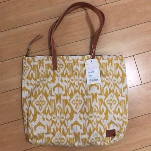 NWT TOMS yellow and white zip ikat tote